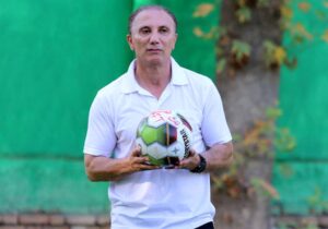 درخشان: پرسپولیس برنده دربی خواهد بود/ حق و حقوق هاشمیان باید پرداخت شود