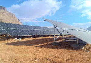 افتتاح ۱۸۵ مگاوات نیروگاه خورشیدی در استان مرکزی با حضور وزیر نیرو