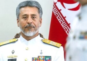دریادار سیاری: ناوشکن جماران نمادی از خودکفایی کشور است
