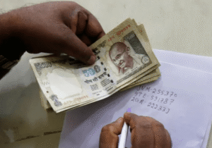 روپیه هند به پایین‌ترین سطح تاریخی رسید