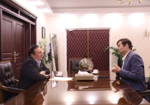 استاندار قزوین با وزیر ورزش وجوانان دیدار کرد