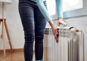 چرا رادیاتور‌ها پکیج گرم نمی‌شوند؟ راهنمای جامع عیب یابی و رفع مشکلات پکیج و شوفاژ