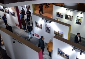 در قالب نمایشگاه عکس جشنواره جهانی فیلم فجر؛ ۴۱ عکاس از صلح، ایستادگی و دفاع گفتند