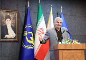 دانشگاه جامع علمی‌کاربردی فارغ‌التحصیلانی توانمند و برخوردار از علم نافع تربیت می‌کند