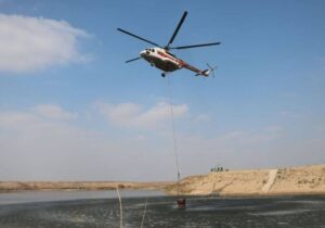 سورت پروازی بالگرد هلال احمر در مهار آتش سوزی جنگل توسکستان