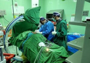 نخستین جراحی درمان سنگ بزرگ کلیه در جنوب استان بوشهر انجام شد