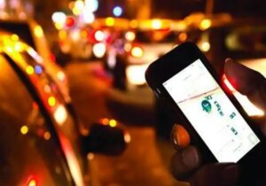 وزیر اقتصاد حذف عوارض شهری از تاکسی‌های اینترنتی را ابلاغ کرد