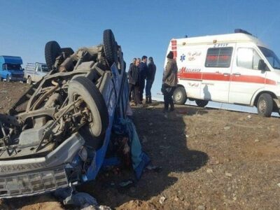 ترافیک نیمه سنگین آزادراه قزوین ـ کرج به دلیل واژگونی نیسان و ایسوزو