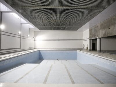 پیشرفت چشمگیر پروژه مجتمع آبدرمانی قم؛ گامی بهسوی ارتقای رفاه شهروندان و گردشگری سلامت