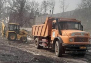  پاکسازی نخاله های ساختمانی از اراضی شهر توسط شهرداری قدس