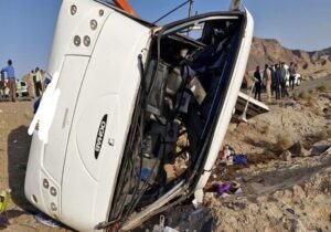 ۷ مصدوم در واژگونی اتوبوس محور دیواندره- سقز