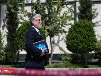 وزیر علوم: رئیس‌جمهوری در جمع دانشجویان حاضر می‌شود