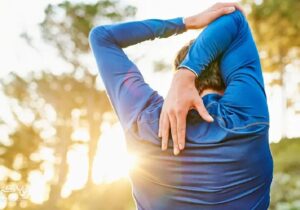 علت کمر و استخوان درد هنگام آنفلوانزا چیست؟ بررسی علمی علائم رایج