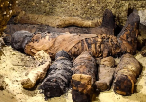 کشف مقبره‌ ای مربوط به مصر باستان با ۵۰ مومیایی