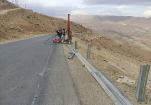 آغاز عملیات ایمنسازی محور سرچاه – سرمور در گردنه مغولکشته با نصب ۳۵۰ متر گاردریل