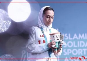 فرشته حسنزاده امروز در مراسم روز زن در حسینیه امام خمینی (ره): خوشحالم در کشوری زندگی میکنم که عالیترین مقام تلاشهای من را دیدند