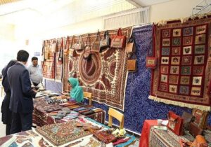 نمایشگاه آثار هنری و صنایع دستی توانخواهان در قزوین برپا شد