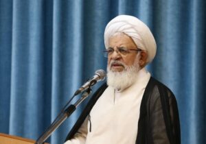 دشمنان در پی گرفتن هویت الهی از نسل جوان هستند