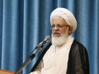 دشمنان در پی گرفتن هویت الهی از نسل جوان هستند