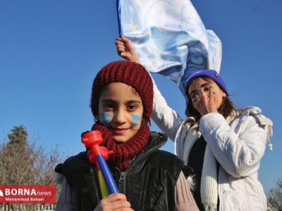 حواشی دربی ۱۰۶/ چمن بازی داد همه را درآورد/ لطفا سنگپراکنی نکنید!