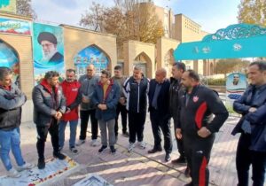 ادای احترام مسئولان سازمان لیگ، مسئولان فرهنگی و کانونهای هواداران پرسپولیس و استقلال به مزار سردار شهید جنگ ۱۲ روزه