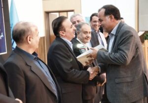 معرفی شهردار محمدیه به عنوان شهردار برگزیده پژوهشمحور استان قزوین