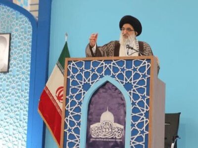 دانشجویان پیش‌قراول مبارزه با استکبار جهانی‌اند