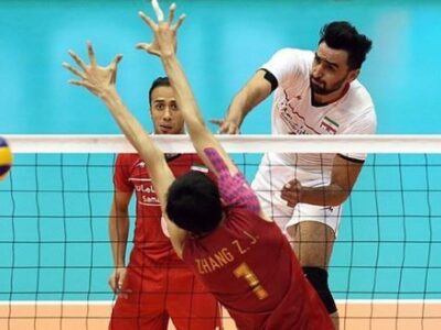 صف آرایی والیبالیست های کلینیک فرهاد قزوین مقابل نماینده تهران