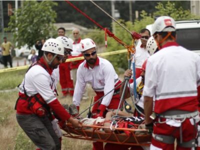 طبیعت‌گرد ۲۸ ساله از دره گزرین مهریز نجات پیدا کرد