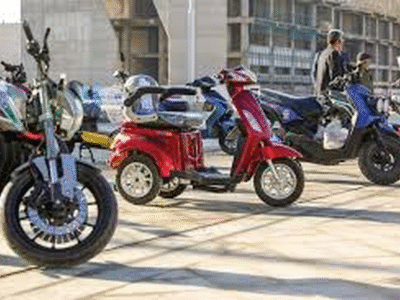 موتورسیکلت‌های برقی نیازمند گواهینامه هستند