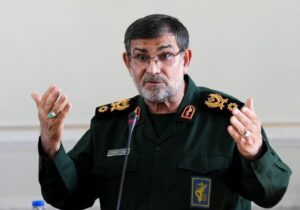 دریادار تنگسیری: در رزمایش اخیر، موشکی با برد بیش از طول خلیج فارس شلیک شد/ برای جنگ در دریا آماده‌ایم