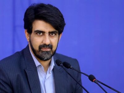 ورود دو رام قطار ساخت داخل به متروی تهران نماد خودکفایی و نوسازی ناوگان شهری/ رونمایی از دو رام قطار ساخت داخل در مترو تهران آغاز تحول در حملونقل عمومی