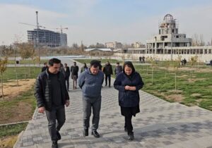 عمارت کلاه فرنگی در بهار میزبان گردشگران