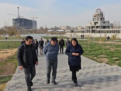 عمارت کلاه فرنگی در بهار میزبان گردشگران