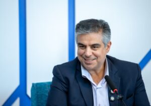 استاندار مرکزی: دانشجویان، سرمایههای بیبدیل توسعه علمی و اجتماعی ایران هستند