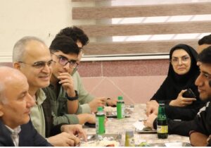 استاندار مازندران در آستانه روز دانشجو همسفره دانشجویان شد