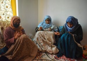 گلدوزی سنتی در کشمیر هند