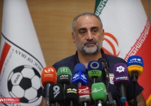 حسین عبدی:باید خون جدیدی به فوتبال تزریق شود/ من و فدراسیون به تنهایی نمیتوانیم کاری را انجام دهیم