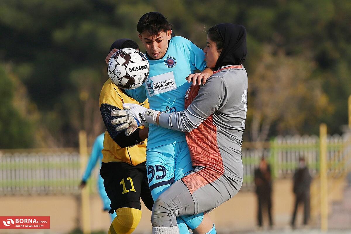 دیدار تیم های فوتبال دختران سپاهان – خاتون بم دیدار تیم های فوتبال دختران سپاهان – خاتون بم