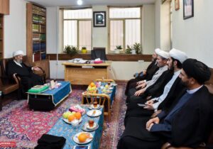 دیدار دست‌اندرکاران کلاس‌های دارالعلم با آیت‌الله اشرفی شاهرودی + عکس