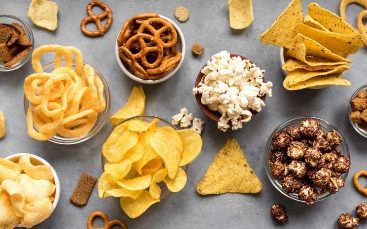 خوراکی هایی که گلودرد را بدتر میکنند خوراکی هایی که گلودرد را بدتر میکنند