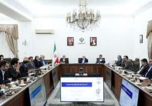 عارف: دولت به اجرای برنامه هفتم پیشرفت باور دارد