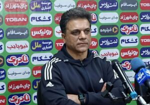 رضایی: با انگیزه پیروزی به مصاف گل گهر می رویم
