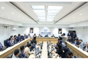 رئیس اتاق بازرگانی کرمان: راه حل مشکلات کشور رها کردن اقتصاد توسط دولت است