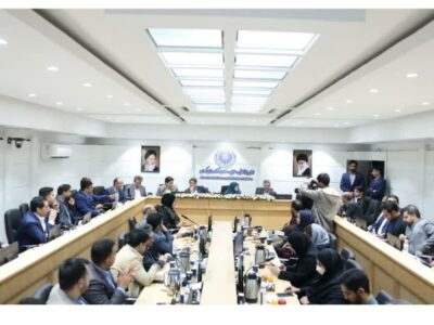 رئیس اتاق بازرگانی کرمان: راه حل مشکلات کشور رها کردن اقتصاد توسط دولت است