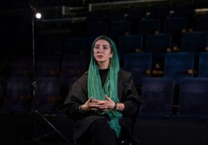 زندگى تئاترى افسانه ماهیان، مستند شد