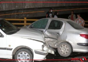 تصادف زنجیره ای خودرو در اتوبان امام علی