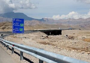 گرانی عوارض آزادراه اندیمشک خرم آباد؛ تهدید یا فرصت طلایی برای توسعه الوار گرمسیری