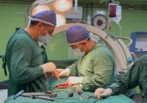 جراحی تومور مغزی بدون شکافتن جمجمه در اراک با موفقیت انجام شد