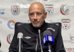 مربی تراکتور: تساوی مقابل ما، برای رقبا حکم پیروزی دارد/ ذوبآهنی ها وقت را تلف می کردند